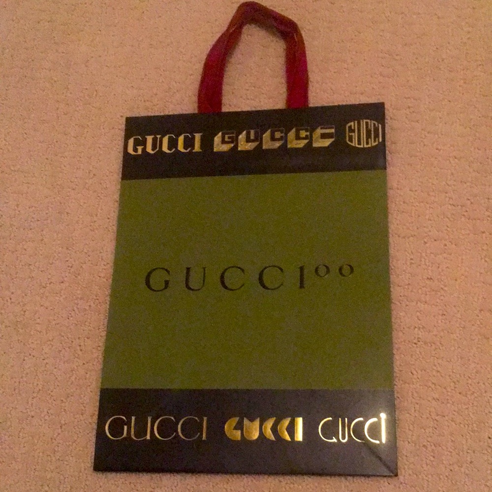 🔥AUTHENTIC🔥GUCCI Limited edition gift paper bag 10” x 13-3/4” x 5-1/2”